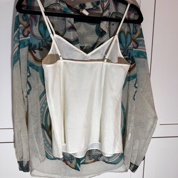 Konrad + Joseph Long Sleeve Sheer Keyhole Baroque Print Blouse; Women's S (6-8) - Picture 11 of 12